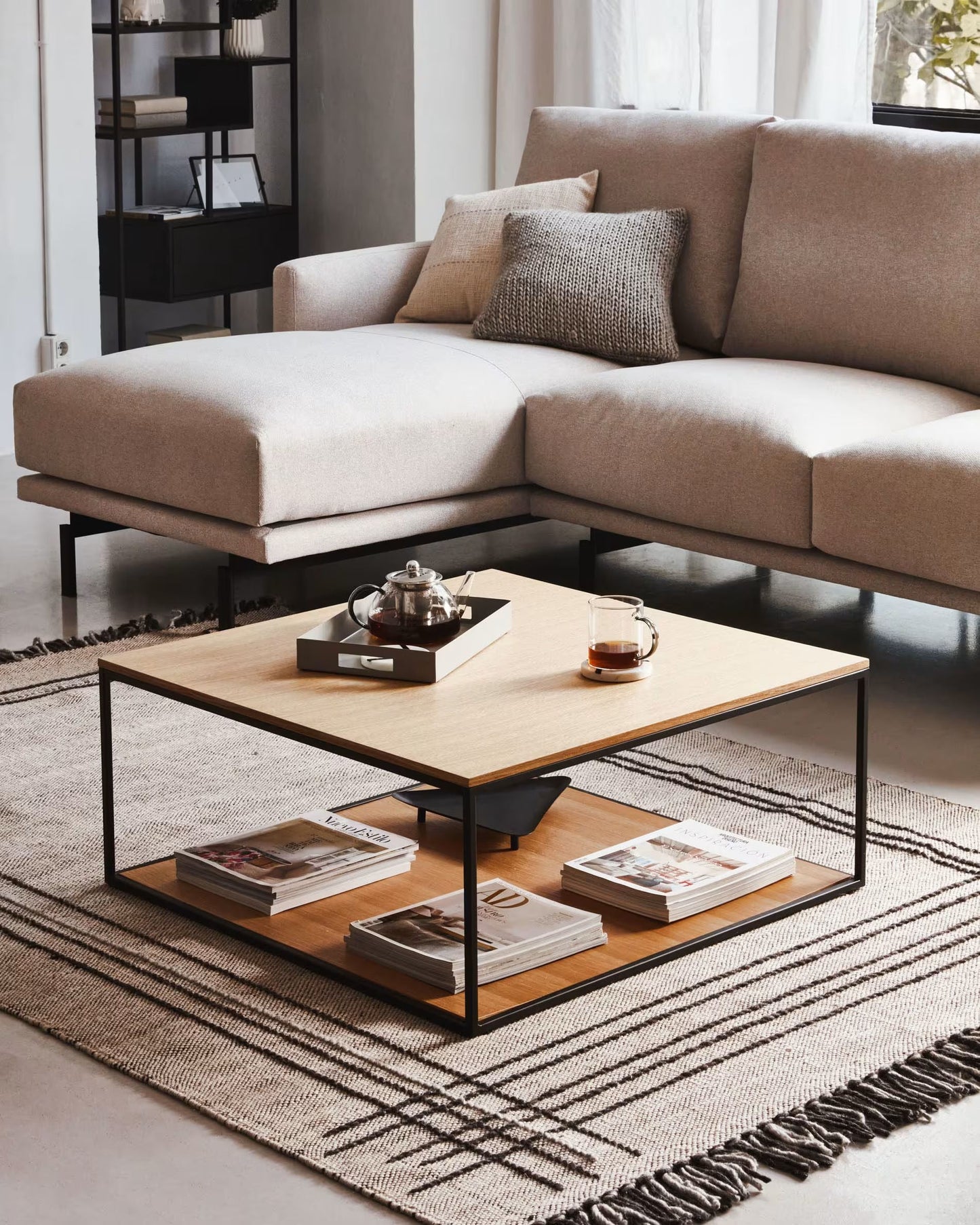 Fold coffee table with wood veneer and painted metal structure, 80 x 80 cm FCT2-BN